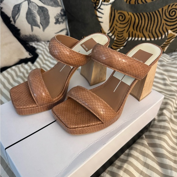Dolce Vita Atlas Sandals Embossed Stella - Luggage - Picture 1 of 5
